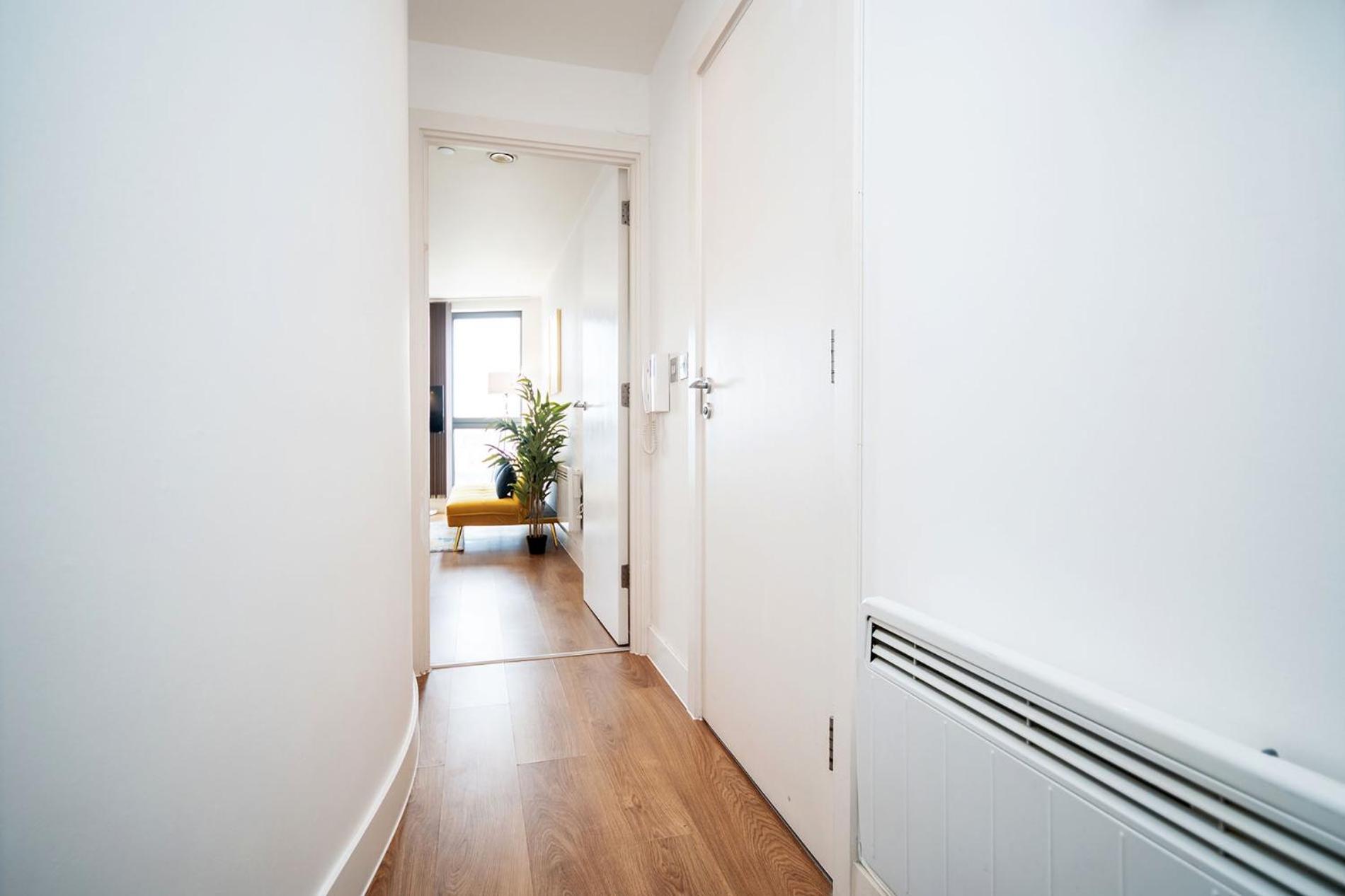 לידס Exclusive Apartment - City Centre - Free Parking -Wifi Netflix- Juliet Balcony מראה חיצוני תמונה
